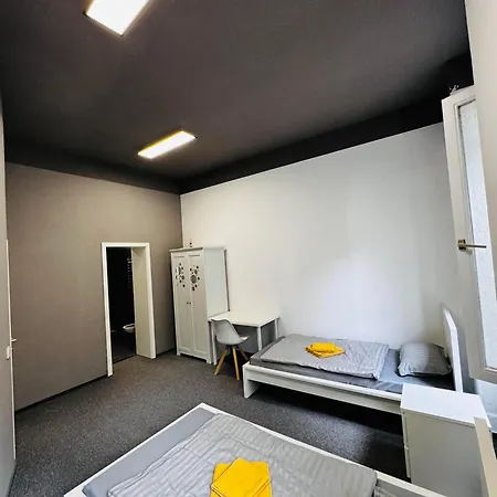 Ermar Gaestehaus Hostel *